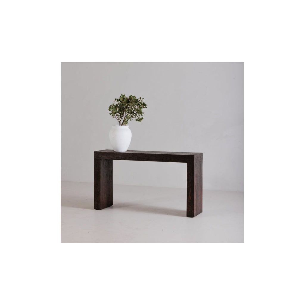 Bois moderne avec grain chaleureux pour l'entrée