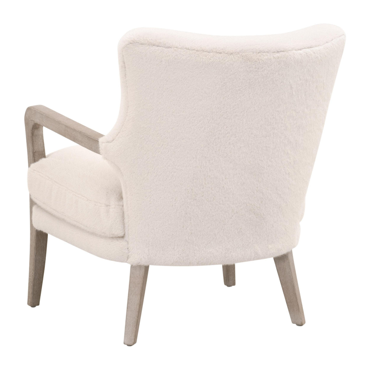 Fauteuil à oreilles en fausse fourrure de style transitionnel avec accoudoirs en bois apparent et coussin en duvet pour salon
