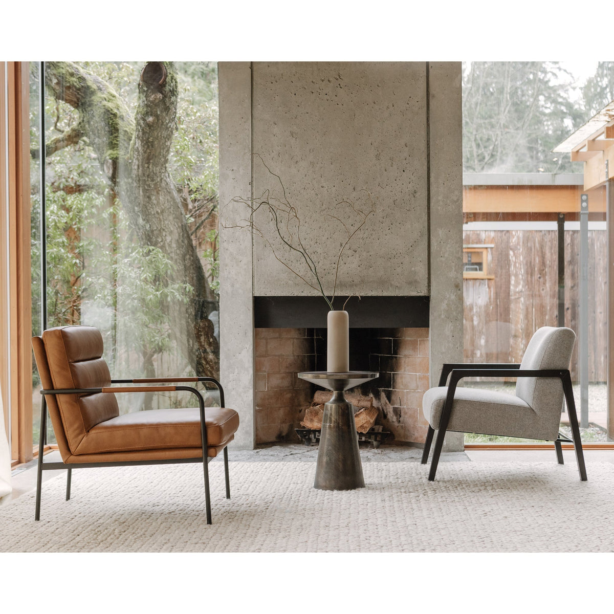Fauteuil moderne en cuir pleine fleur avec cadre en métal thermolaqué pour salon