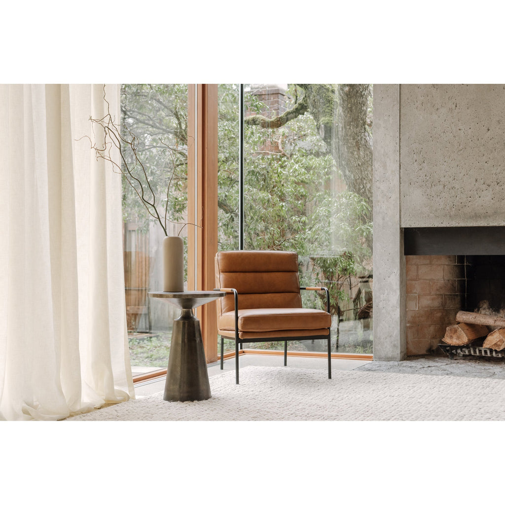 Fauteuil moderne en cuir pleine fleur avec cadre en métal thermolaqué pour salon