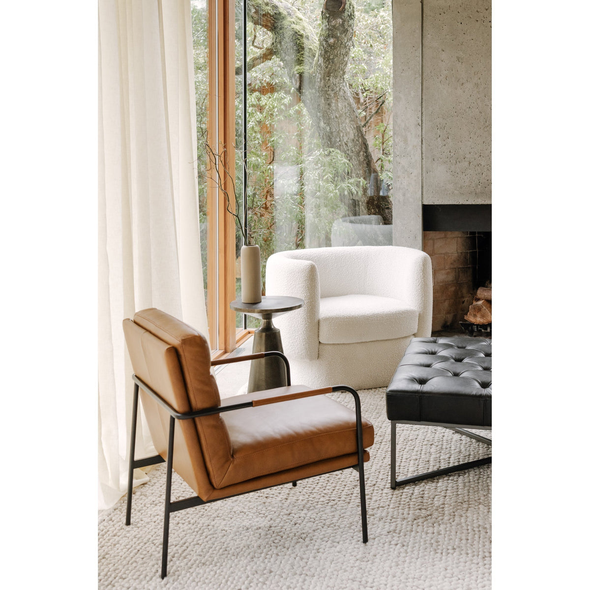 Fauteuil moderne en cuir pleine fleur avec cadre en métal thermolaqué pour salon
