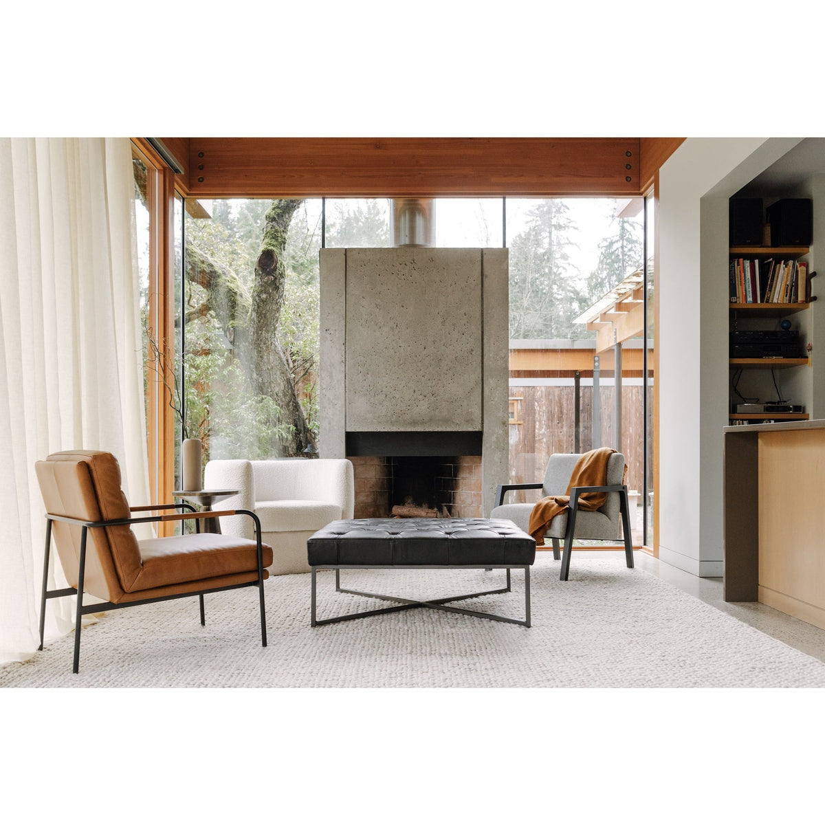 Fauteuil moderne en cuir pleine fleur avec cadre en métal thermolaqué pour salon