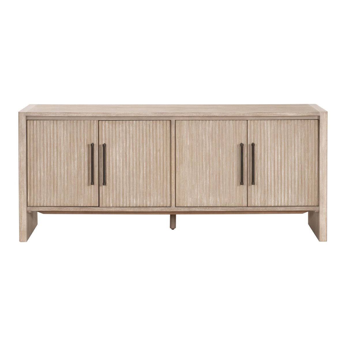 Bois de transition avec accents de bronze et étagère ouverte pour salle à manger