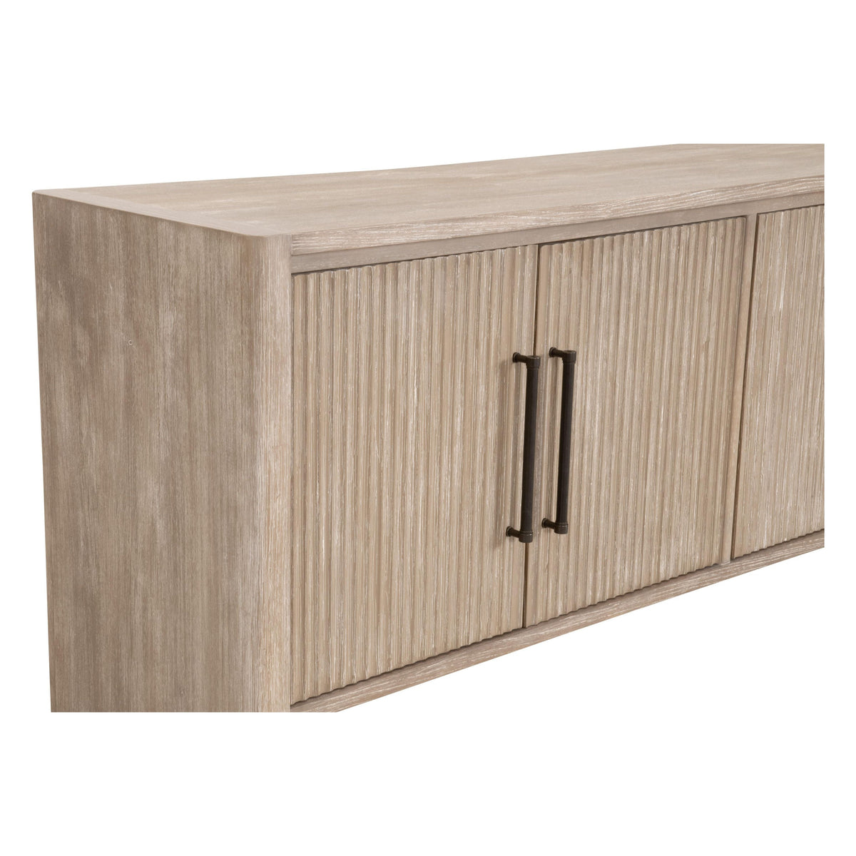 Bois de transition avec accents de bronze et étagère ouverte pour salle à manger
