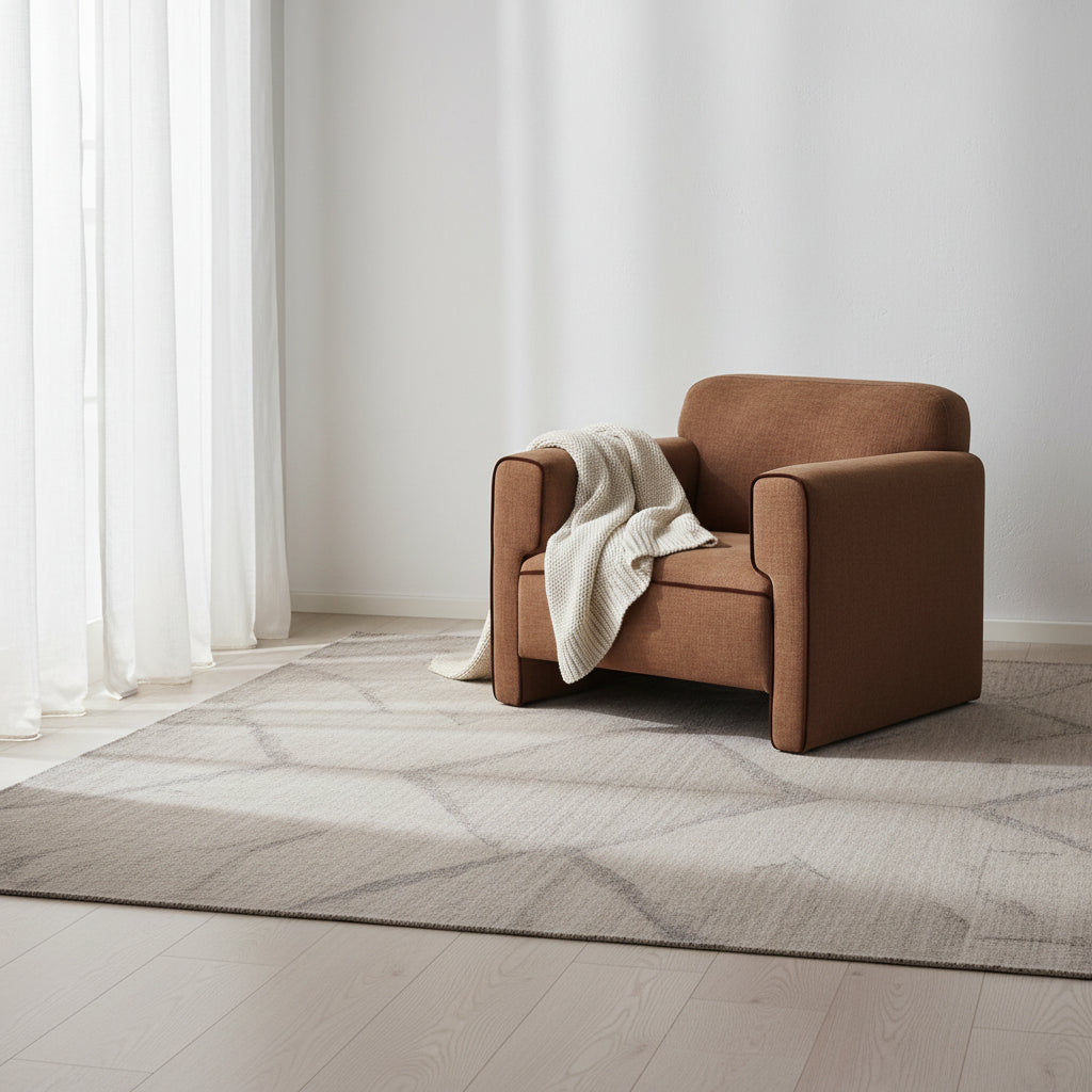 Fauteuil en polyester moderne roulé, avec passepoil contrastant et pieds tapissés pour le salon