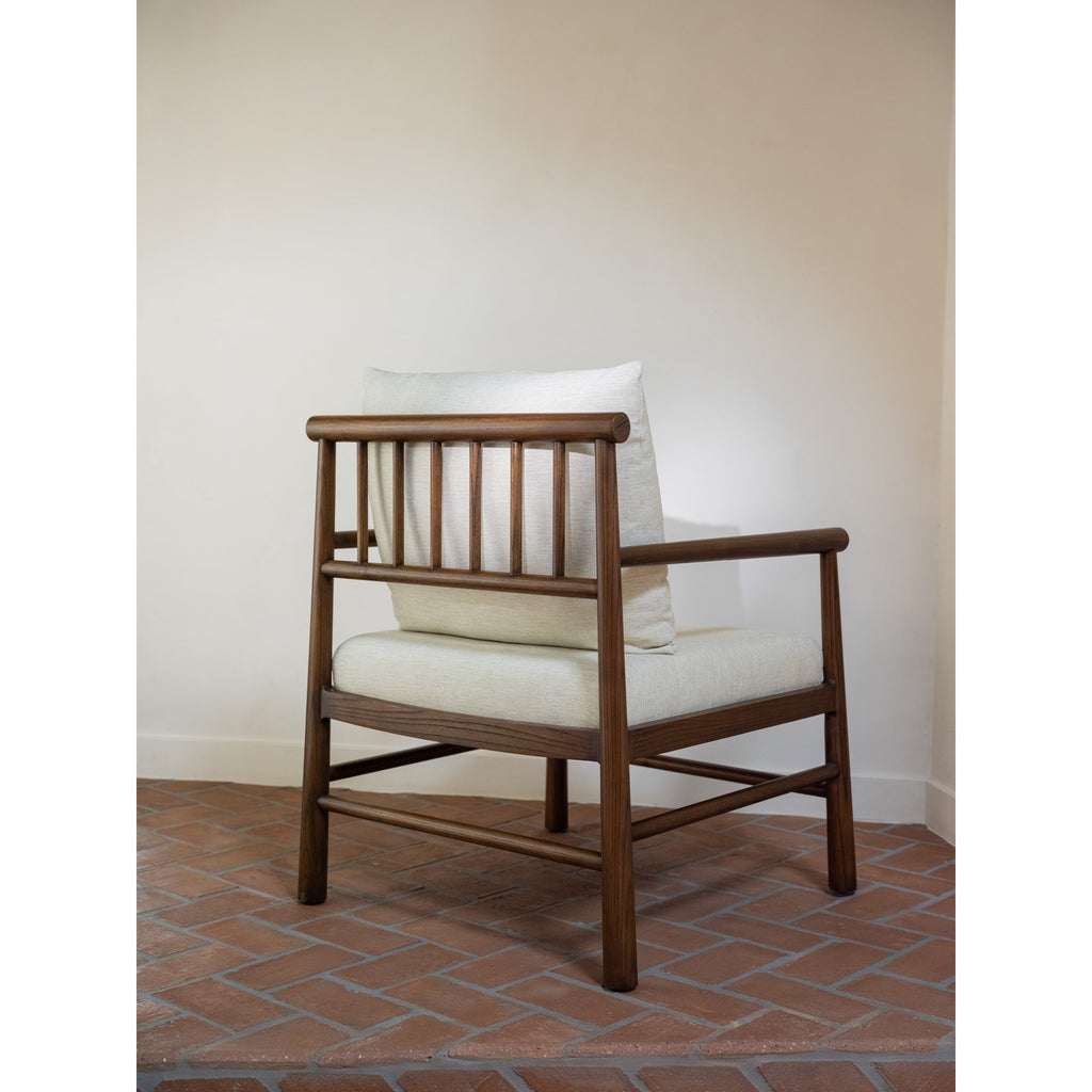 Bois traditionnel avec coussin rembourré crème pour salon