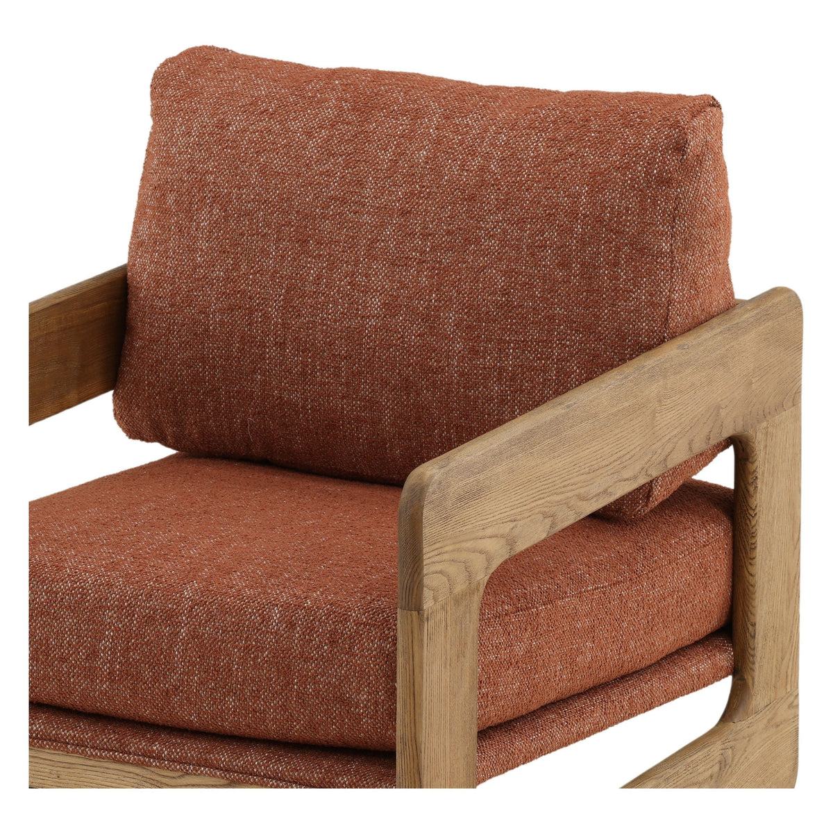 Fauteuil décontracté en bois rembourré avec dossier moelleux et accoudoirs en bois pour le salon
