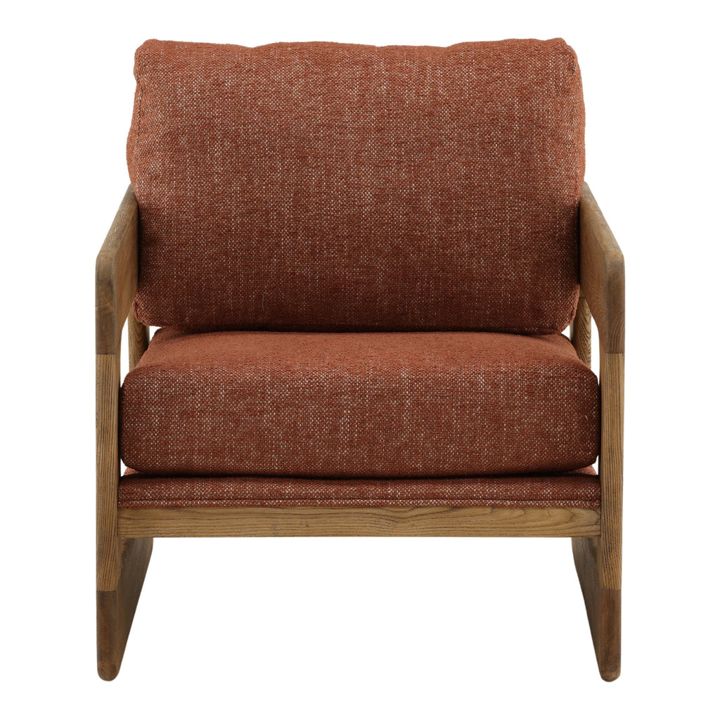 Fauteuil décontracté en bois rembourré avec dossier moelleux et accoudoirs en bois pour le salon