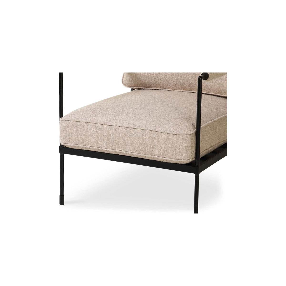 Chaise en fer d'inspiration italienne, dossier en treillis martelé et assise rembourrée pour le salon